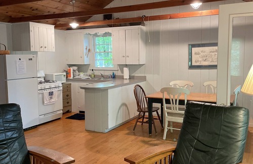 Maple City Cottage | Affordable cottage on Big Glen Lake! Pets OK. 3 day min after Labor Day.