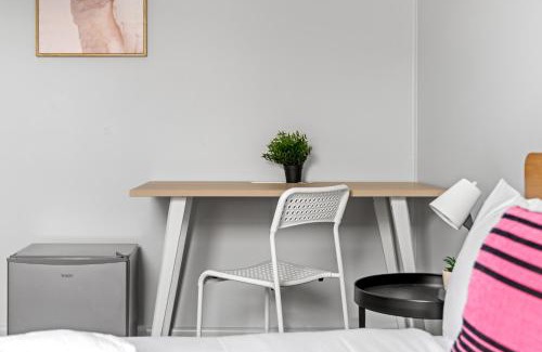 Belmore House | Affordable Double Bedroom - Heart of Belmore with Shared Bathroom