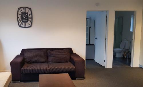 Whangarei Ski Chalet | Affordable, Spacious, Bright, Warm, Unit in Central Whangarei