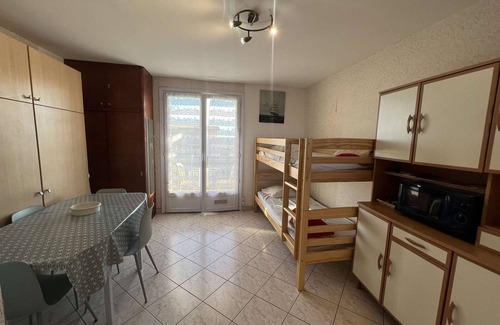 Valras-Plage Apartment | Affordable studio for 4 with balcony near the beach