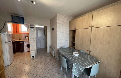 Valras-Plage Apartment | Affordable studio for 4 with balcony near the beach