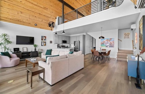 New Braunfels House | AFrame- Fire Pit, Grill & Fishing, Near Rivers & Whitewater Amphitheater