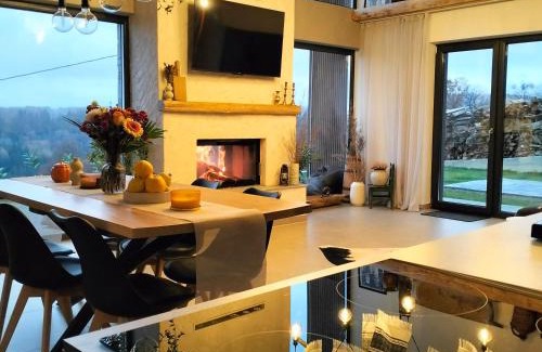 Vulcan Ski Chalet | Aftăr Hills