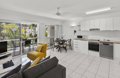 Clifton Beach Apartment | Agincourt Beachfront Apartments