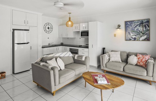 Clifton Beach Apartment | Agincourt Beachfront Apartments