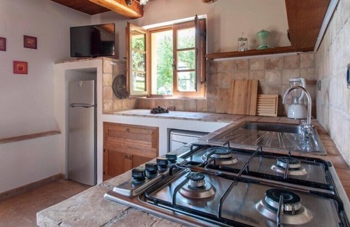 Montelovesco House | Agriturismo Il Poggio, two houses sharing a pool, Casa Rosa