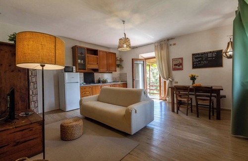 Pomarance Bed & Breakfast | Agriturismo San Carlo-apartment 2/4 people swimming pool wi-fi restaurant garden