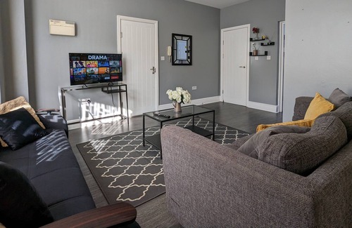 Edgbaston Apartment | AH4U Stanmore building