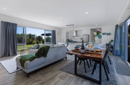 Ahipara House | Ahipara Hideaway - Kaitaia Holiday Home