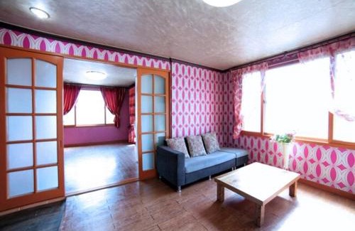 Chogaesan House | Ahnmyeondo green house