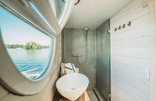 Werder Boat Rental | AhoiWerder Hausboot Havelzauber führerscheinfrei