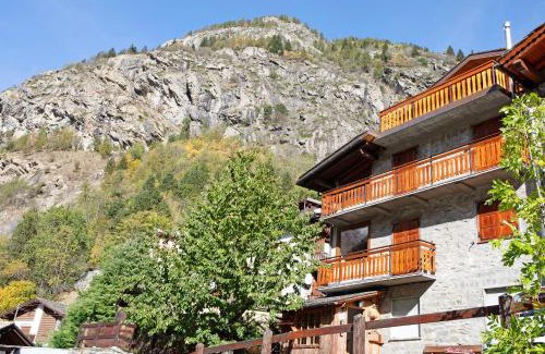 Courmayeur Apartment | Aiguille Noire La Maison de Courma