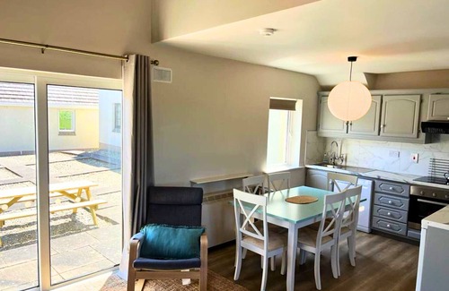 Ballyconneely Ski Chalet | Aillebrack Cottage, a perfect base for an break