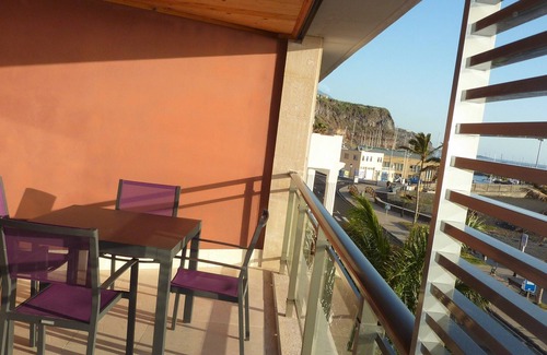 Puerto de Tazacorte Apartment | Air-conditioned apartment directly on the sunny beach