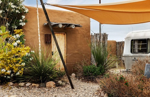 Study Butte-Terlingua House | Air Conditioned Escape — Quick Drive from Big Ben