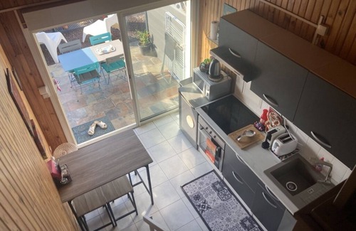 Lunel Apartment | Air-conditioned, fully renovated duplex with private terrace