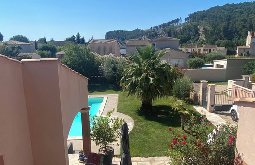 Barbentane House | Air-conditioned room in spacious villa with swimming pool