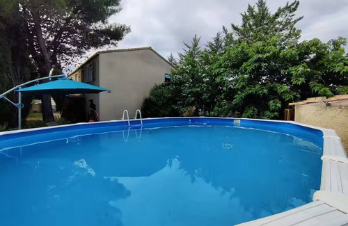 Caux House | Air-conditioned single-family house with pool and garden
