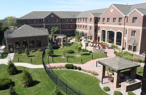 Indianapolis Apartment | Air-Conditioned Studio | Free Breakfast, Pool Access + Business Center On-Site