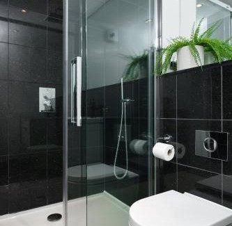 Covent Garden Apartment | Aircon 2 Bedr, 3 Beds, 2 Bath Covent Garden, Subway