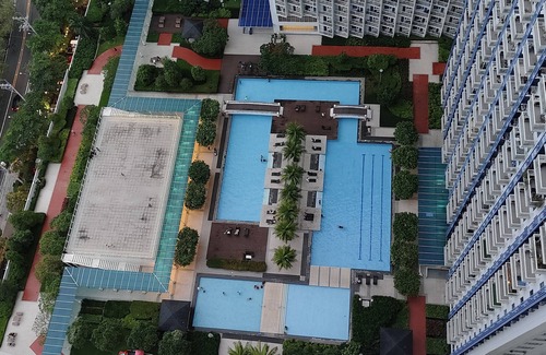 Pandacan Apartment | Aircon Budget Room for 4 persons - good for groups and families