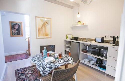 Hermanus Apartment | Airconditioned Apartment for 3 guests.