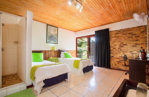 Kempton Park House | Airport Bird & Game Lodge