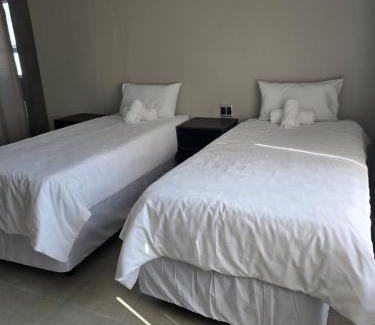 Ekurhuleni Apartment | Airport Fresh Lodge