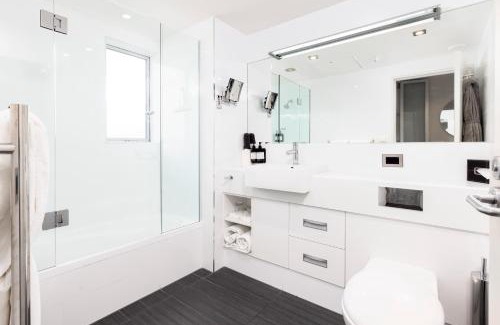 Burnside Hotel | Airport Gateway Hotel