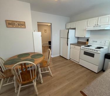 Terra Nova Apartment | Airport Manor Unit 2, 2 Bedroom Apartment