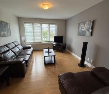 Terra Nova Apartment | Airport Manor Unit 3, 2 Bedroom Apartment