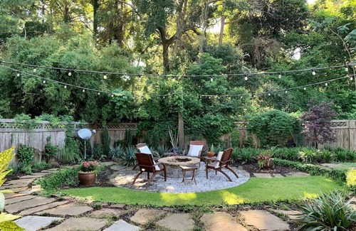 Fairhope Cottage | Airy & Artsy A Beautiful Stay