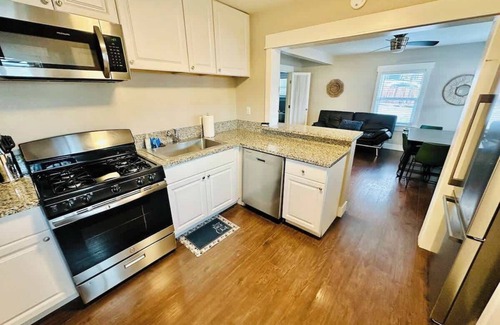 Northeast Reno House | Airy Bright Getaway,Sleeps 12