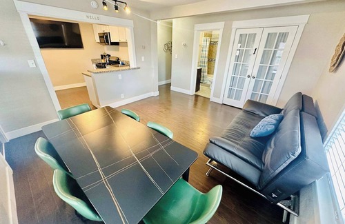 Northeast Reno House | Airy Bright Getaway,Sleeps 12