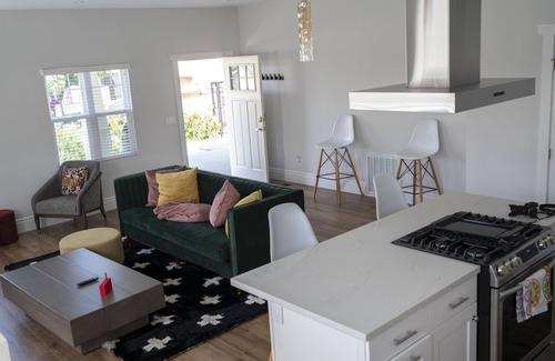 Mid City Apartment | Airy & Bright Mid-City Gem