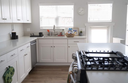 Mid City Apartment | Airy & Bright Mid-City Gem