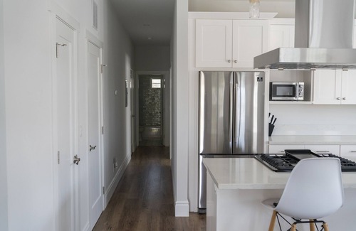 Mid City Apartment | Airy & Bright Mid-City Gem
