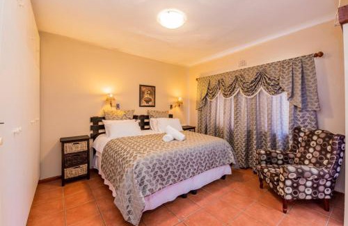 Paarl House | AJEE B&B