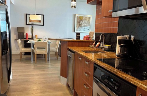 Brickell Apartment | AKA Brickell 31 Floor by Palermo Home