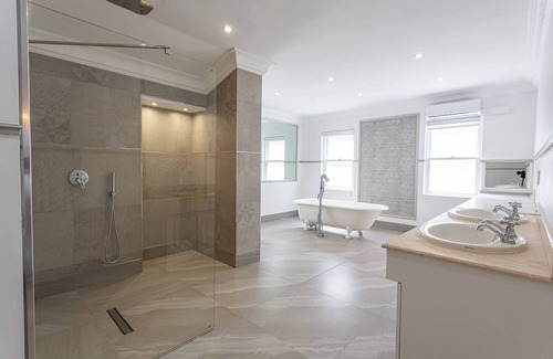 Constantia Hotel | Akamah Estate