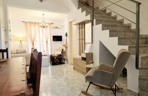 Paralia Porovitsis House | Akrata Maisonette
