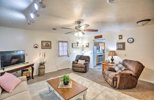 Akron Apartment | Akron Apartment with Balcony - Hunting Nearby!