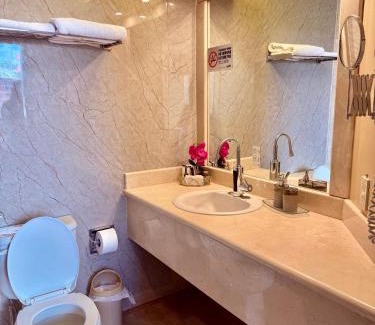 Financial District Apartment | Akros Suite Quito