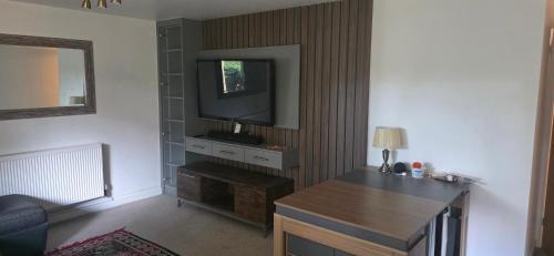 Uxbridge North Apartment | Akshardham