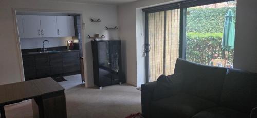 Uxbridge North Apartment | Akshardham