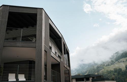 Saltusio Apartment | Aktiv Lodge Meran - Terrace One