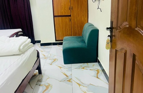 PECHS Hotel | Al Amarat Hotel Tariq Road