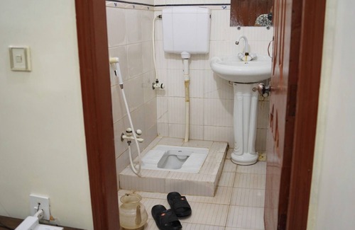 PECHS Hotel | Al Amarat Hotel Tariq Road