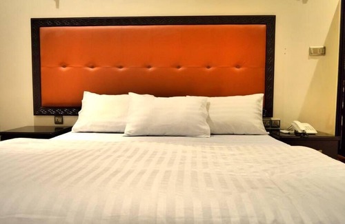 Karachi Cabin | Al-Jazeera Lodges