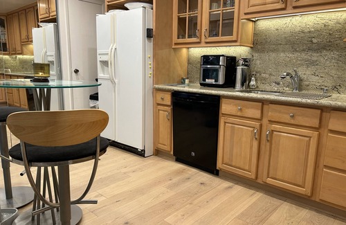 West Alameda Condo | Alameda Beach view